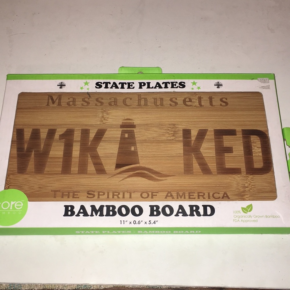 CORE BRAND MASSACHUSETTS W1K KED BAMBOO CUTTING BOARD /WALL HANGER